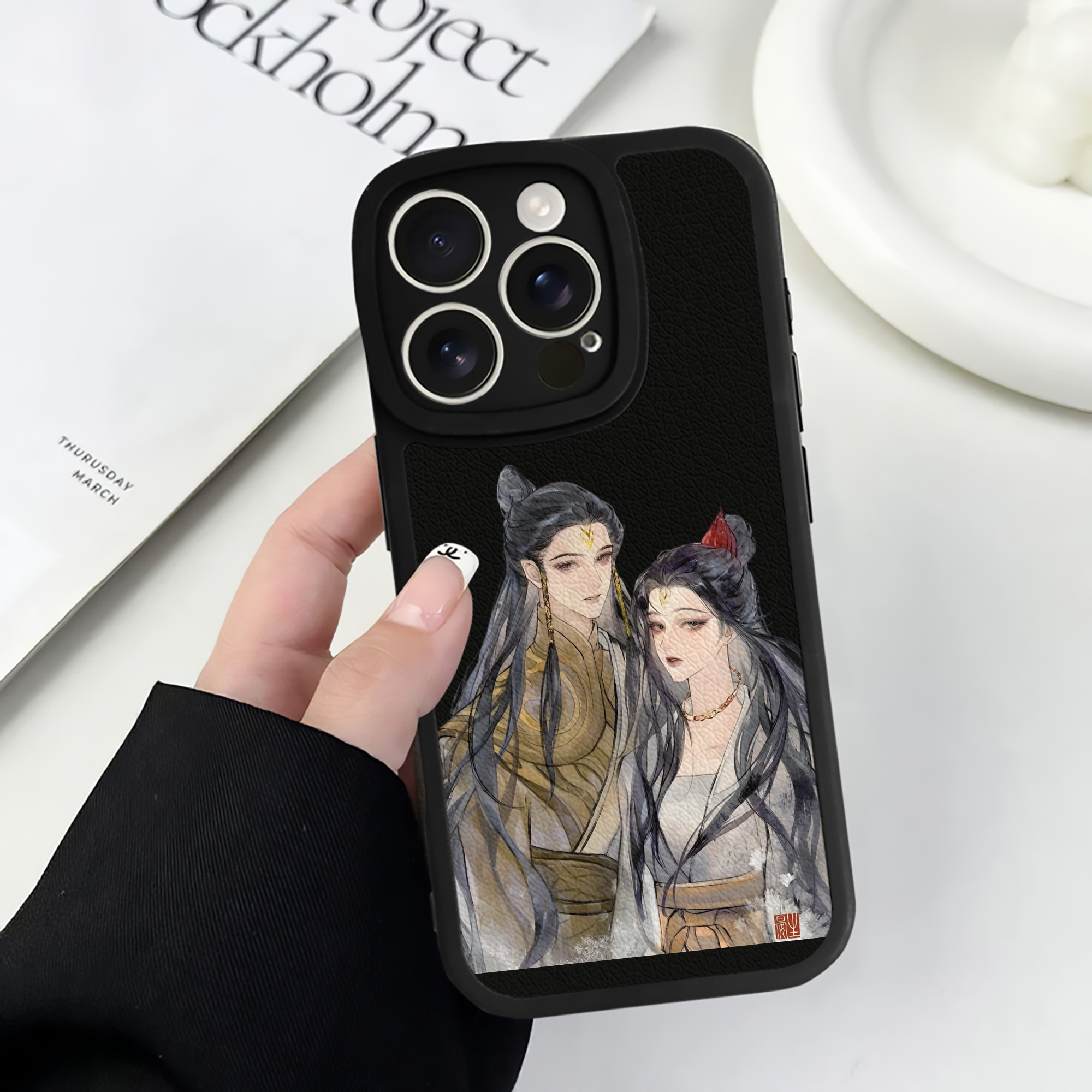 （画像用） Ne Zha 2 ナタ 魔童の大暴れ 【iPhone 16シリーズ対応】シリコンスマホケース（レザー調） 材質：シリコン